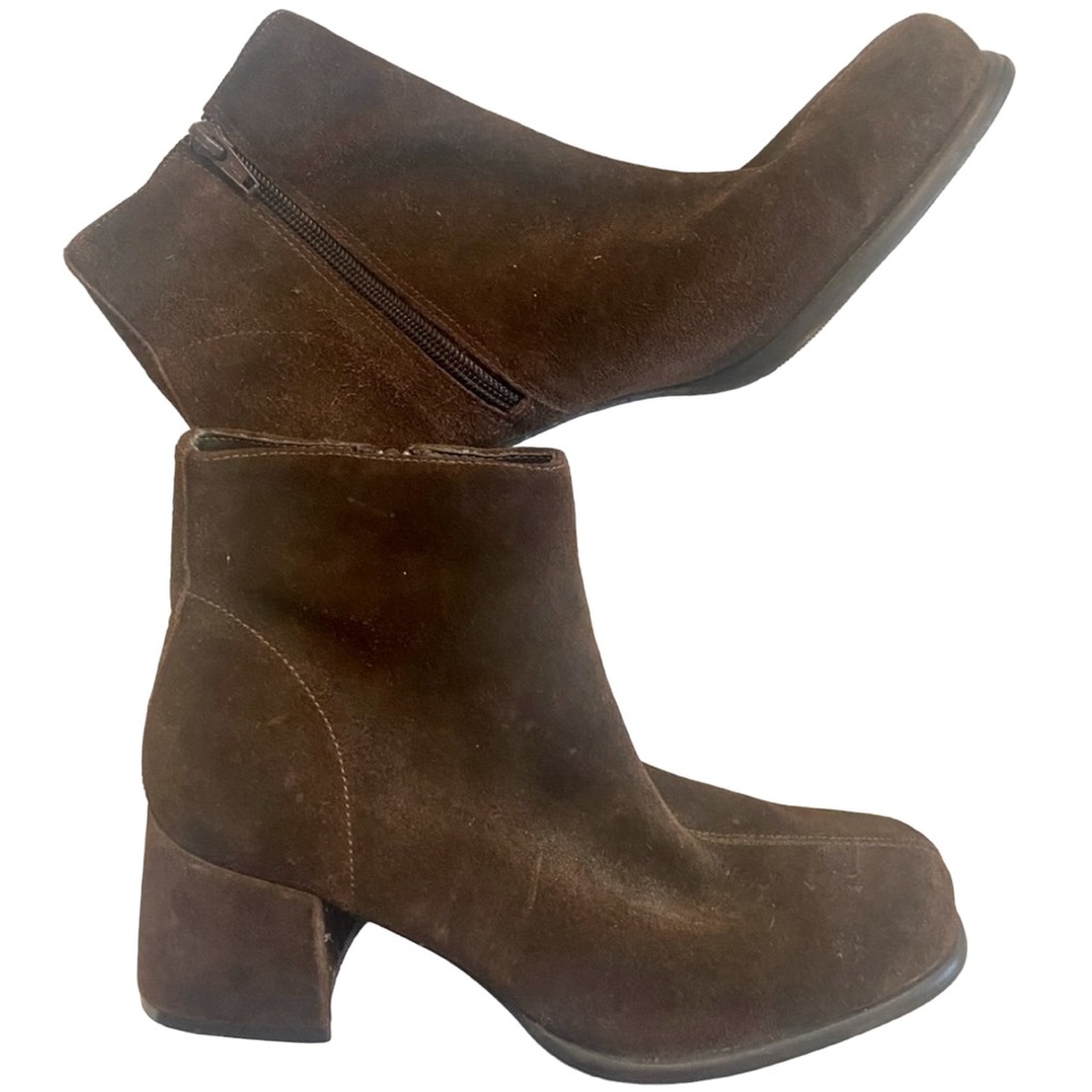 Hillard & Hanson Brown Suede Ankle Boots